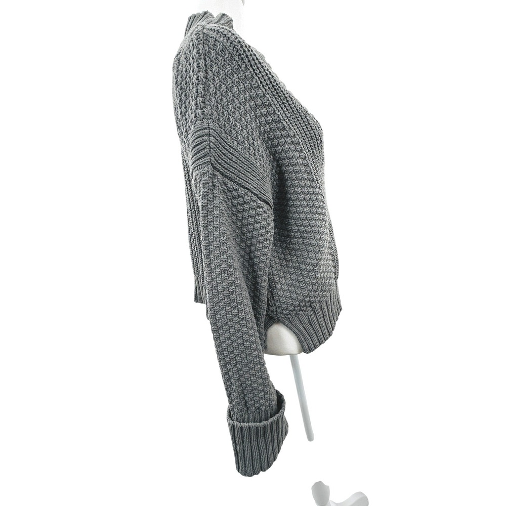Abercrombie & Fitch Gray Chunky Knit Cropped Cardigan V Neck Button Sweater - Picture 7 of 12